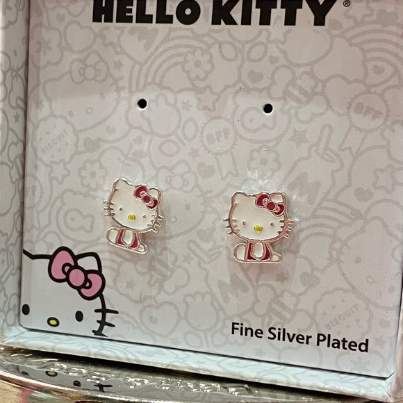 BNIB HELLO KITTY SILVER EARRINGS - Picture 2 of 6